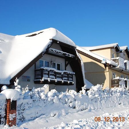 Zajazd I Restauracja "Mysliwskie Zacisze" Nikielkowo Exterior foto